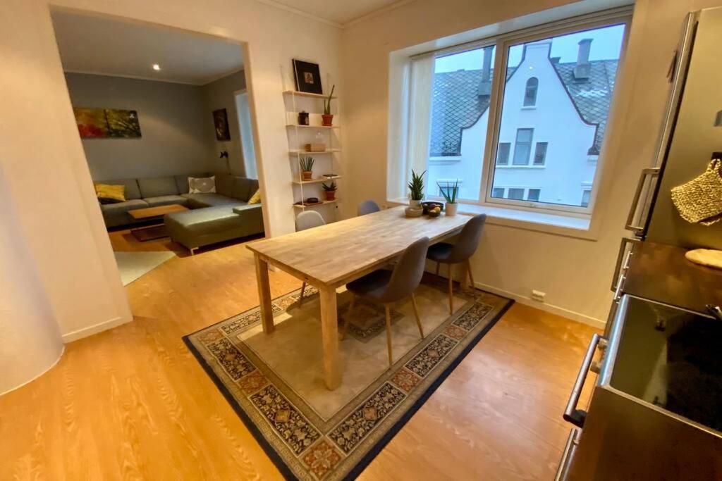 Ålesund Nice And Central Apartment In Quiet Area מראה חיצוני תמונה